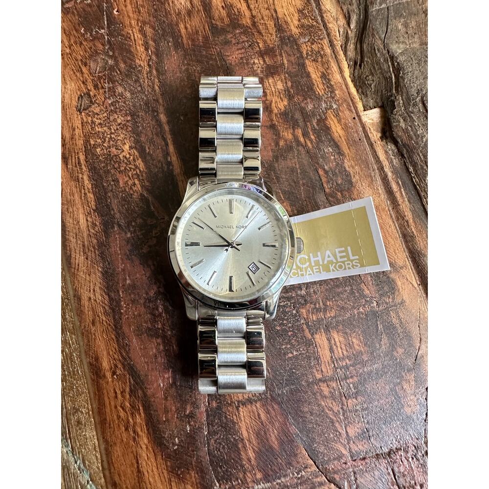New, tags, Michael Kors Watch
Runway, Silver, Stainless Steel Ø38 mm,ref. MK6332